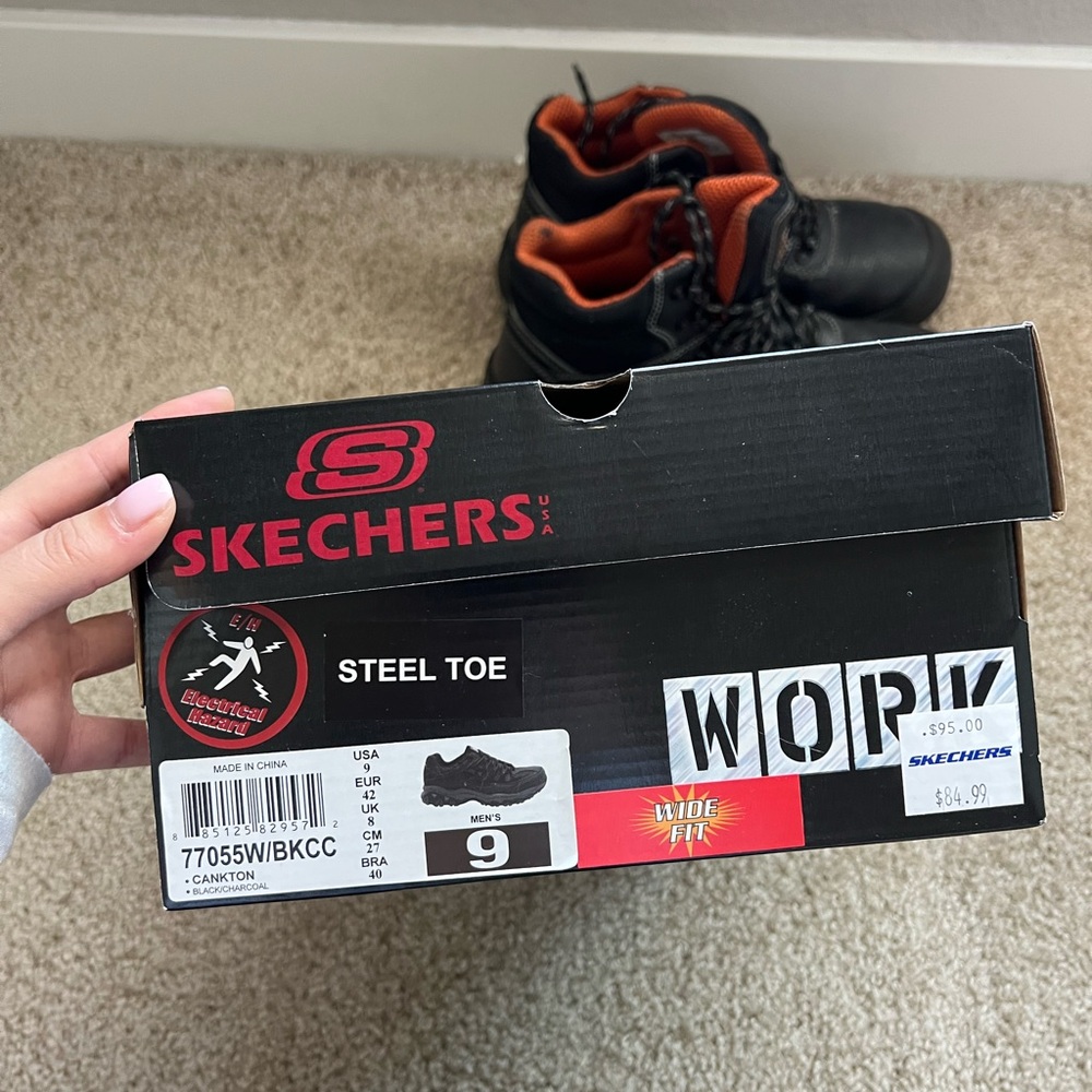 NWT Skechers Black and Orange Men's Boots size 9 - Picture 3 of 5
